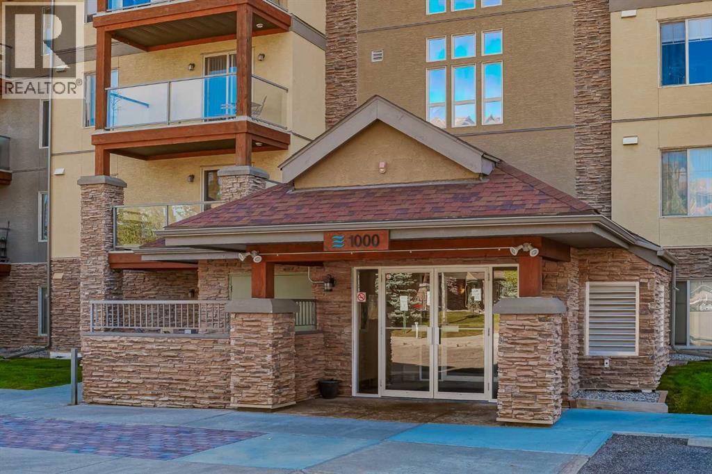 1304, 92 Crystal Shores Road, Okotoks, Alberta  T1S 2M8 - Photo 3 - A2258956
