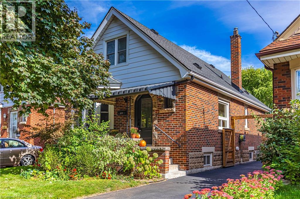 211 WEXFORD Avenue S, Hamilton, Ontario