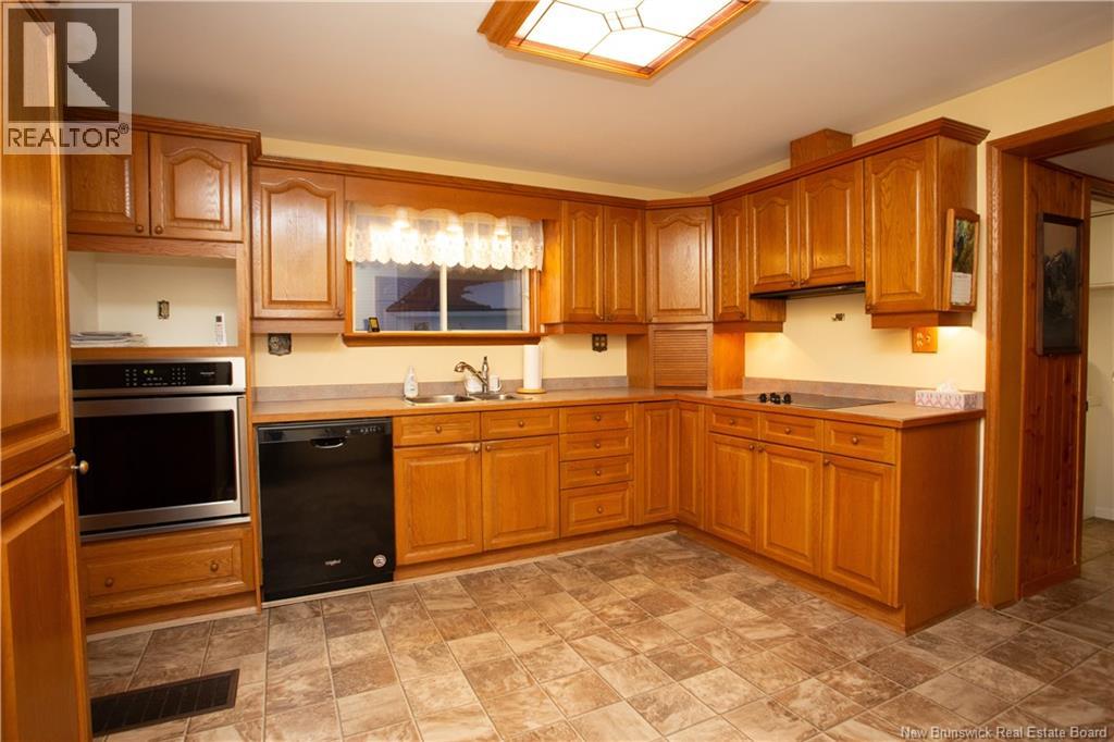 4 Cedar Street, Mcadam, New Brunswick  E6J 1V6 - Photo 10 - NB127932