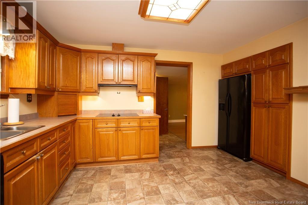 4 Cedar Street, Mcadam, New Brunswick  E6J 1V6 - Photo 11 - NB127932