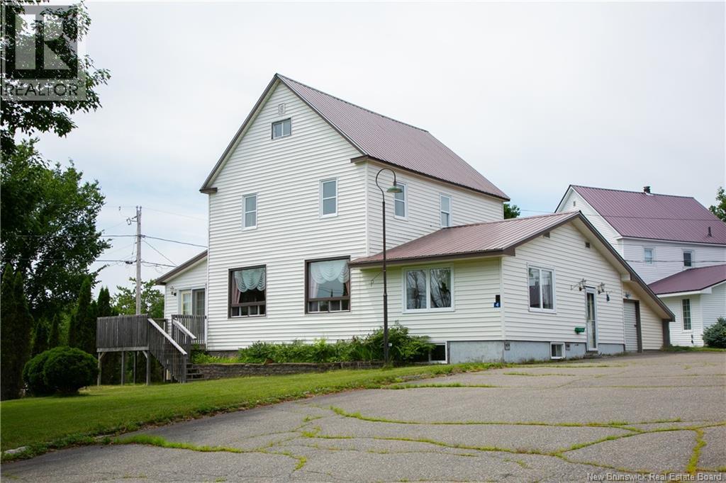 4 Cedar Street, Mcadam, New Brunswick  E6J 1V6 - Photo 2 - NB127932