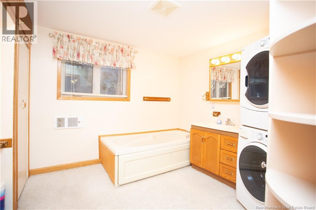 4 Cedar Street, Mcadam, New Brunswick  E6J 1V6 - Photo 20 - NB127932