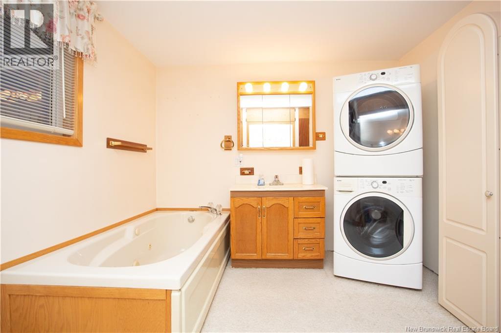 4 Cedar Street, Mcadam, New Brunswick  E6J 1V6 - Photo 21 - NB127932