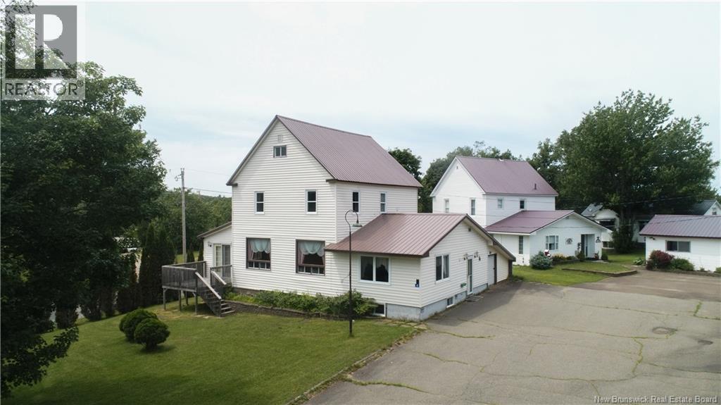 4 Cedar Street, Mcadam, New Brunswick  E6J 1V6 - Photo 3 - NB127932