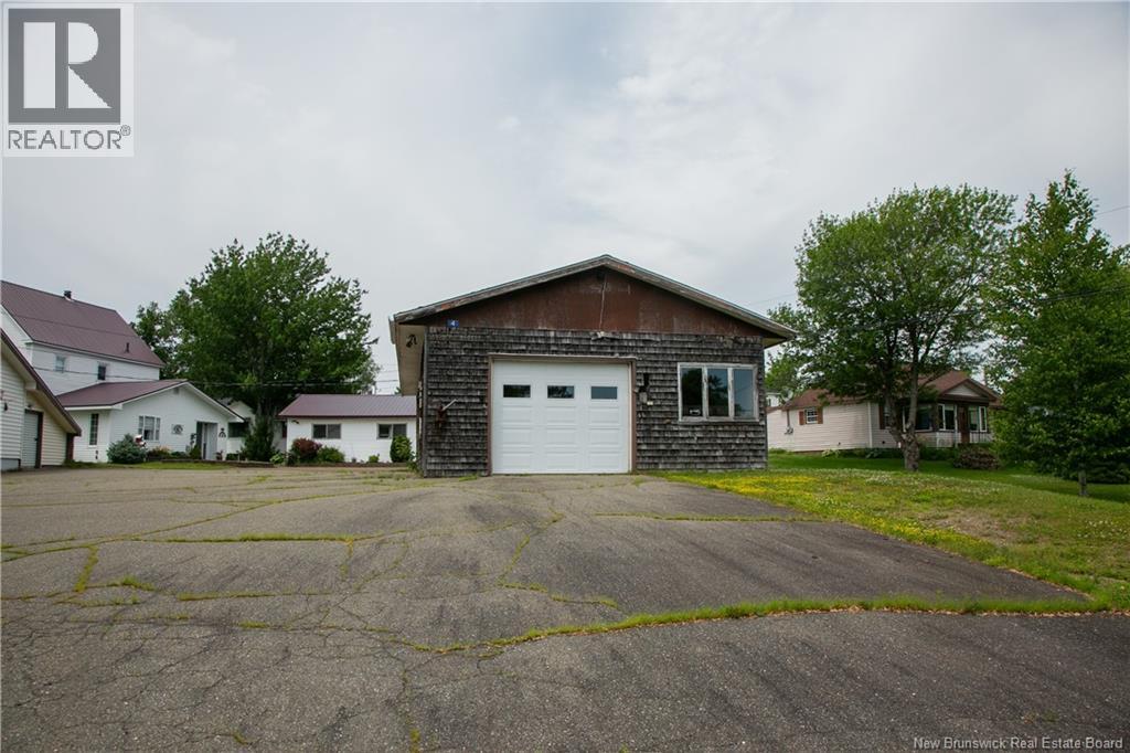 4 Cedar Street, Mcadam, New Brunswick  E6J 1V6 - Photo 30 - NB127932