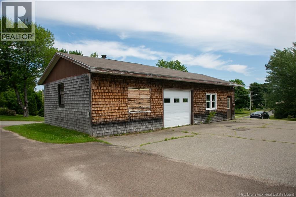 4 Cedar Street, Mcadam, New Brunswick  E6J 1V6 - Photo 32 - NB127932