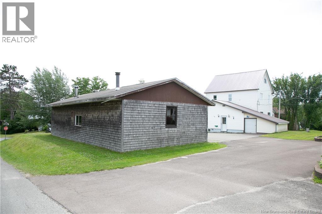 4 Cedar Street, Mcadam, New Brunswick  E6J 1V6 - Photo 33 - NB127932