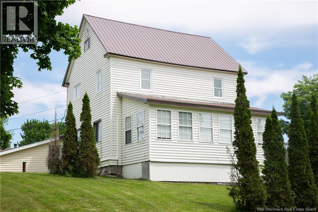 4 Cedar Street, Mcadam, New Brunswick  E6J 1V6 - Photo 38 - NB127932