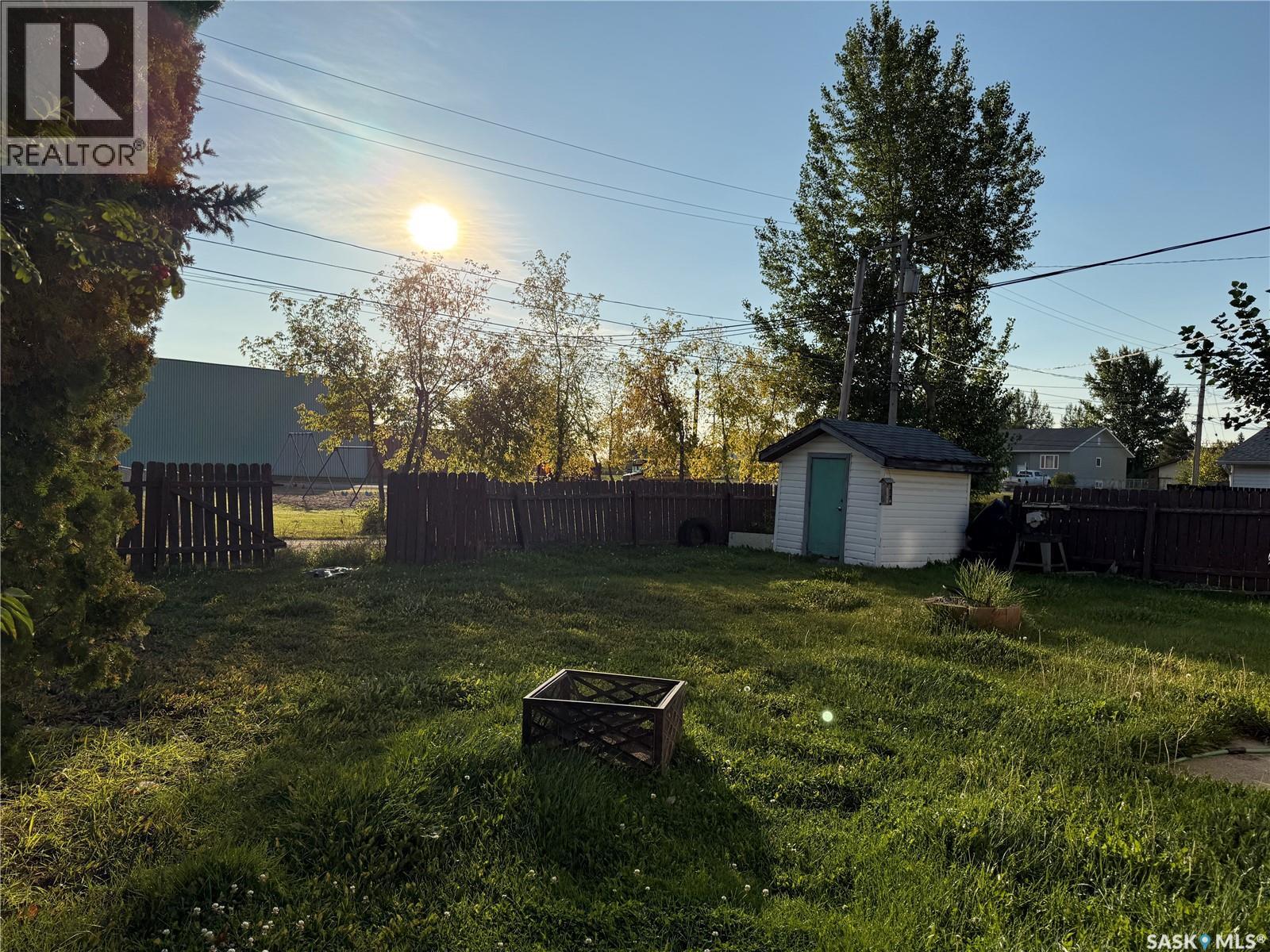 806 Centre Street, Meadow Lake, Saskatchewan  S9X 1G3 - Photo 19 - SK020043