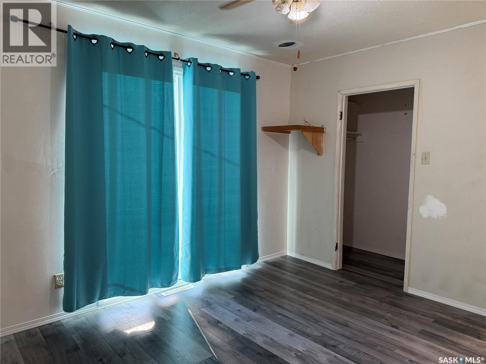 806 Centre Street, Meadow Lake, Saskatchewan  S9X 1G3 - Photo 8 - SK020043