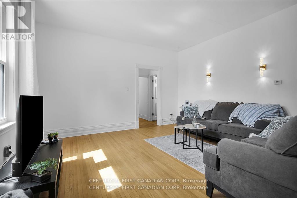 453 Quebec Street, London East, Ontario  N5W 3Y4 - Photo 9 - X12439781