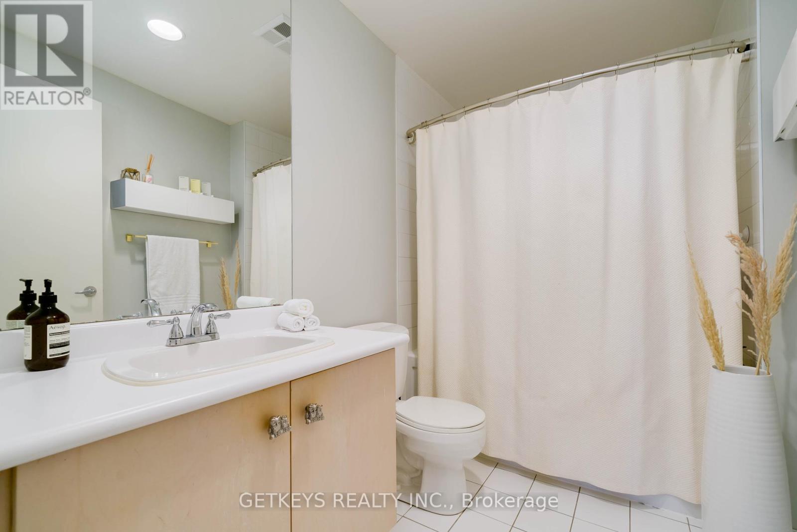 908 - 700 King Street, Toronto, Ontario  M5V 2Y6 - Photo 8 - C12443140