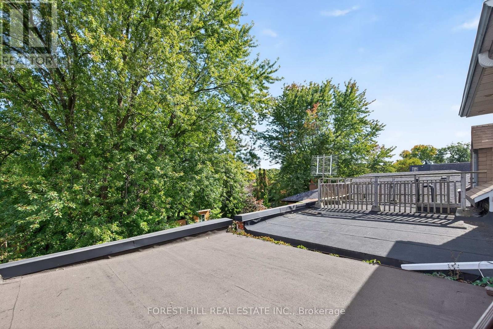 487 Clendenan Avenue, Toronto (Junction Area), Ontario  M6P 2X7 - Photo 17 - W12442916