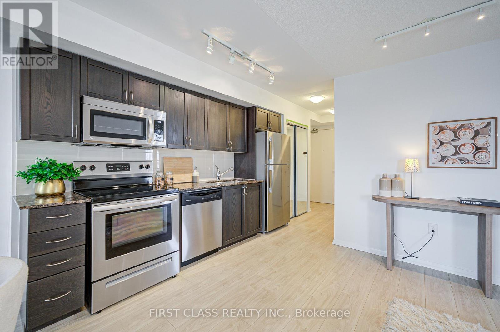 526 - 3091 Dufferin Street, Toronto (Yorkdale-Glen Park), Ontario  M6A 2S7 - Photo 17 - W12442923
