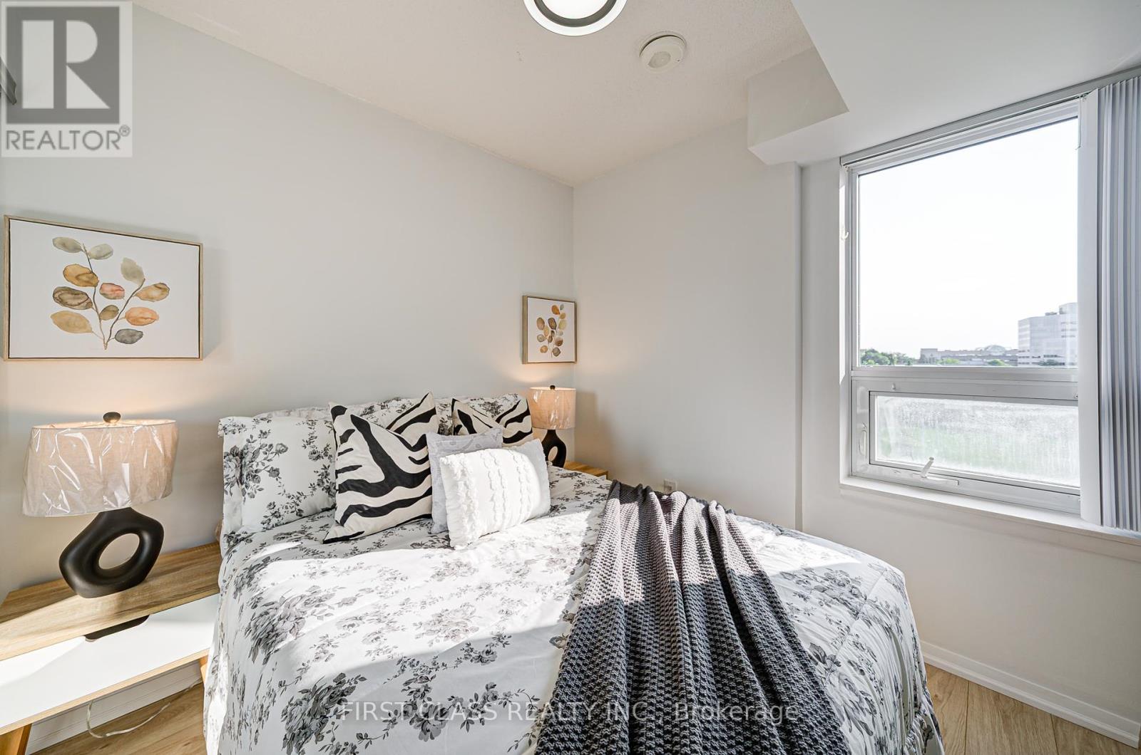 526 - 3091 Dufferin Street, Toronto (Yorkdale-Glen Park), Ontario  M6A 2S7 - Photo 6 - W12442923