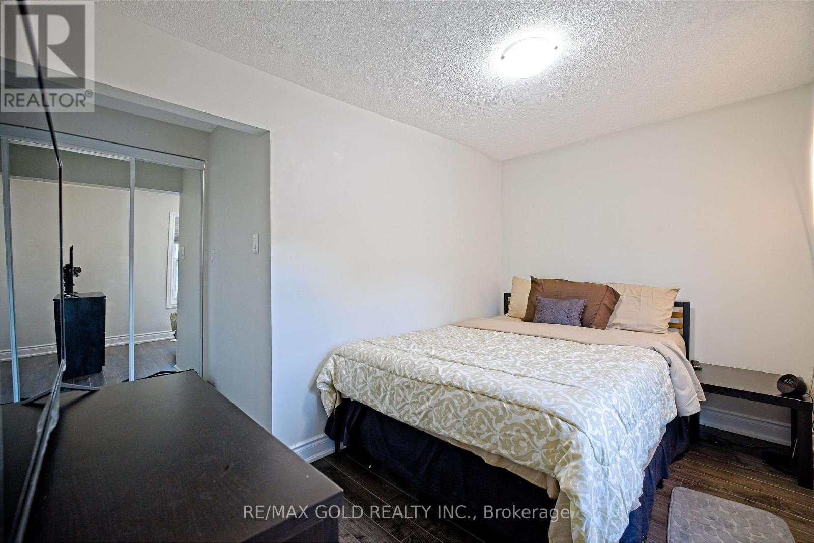 28 Royce Avenue, Brampton (Northwest Brampton), Ontario  L6Y 1J5 - Photo 13 - W12442934