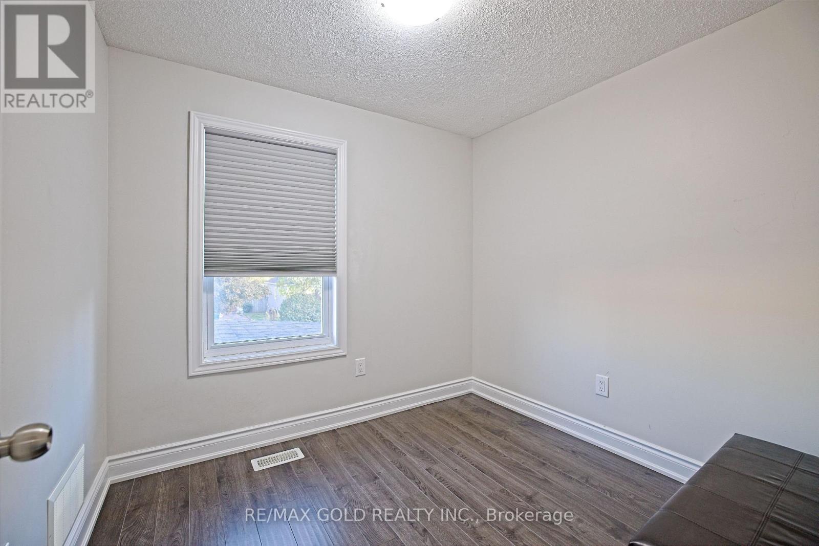 28 Royce Avenue, Brampton (Northwest Brampton), Ontario  L6Y 1J5 - Photo 15 - W12442934