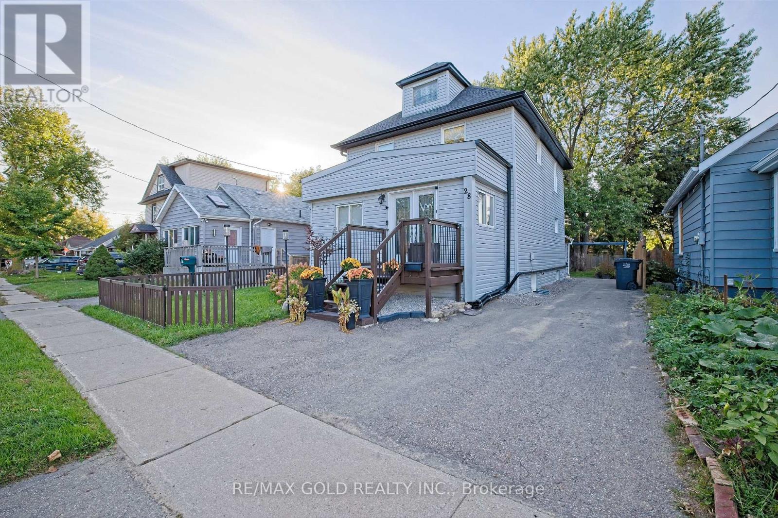 28 Royce Avenue, Brampton (Northwest Brampton), Ontario  L6Y 1J5 - Photo 38 - W12442934