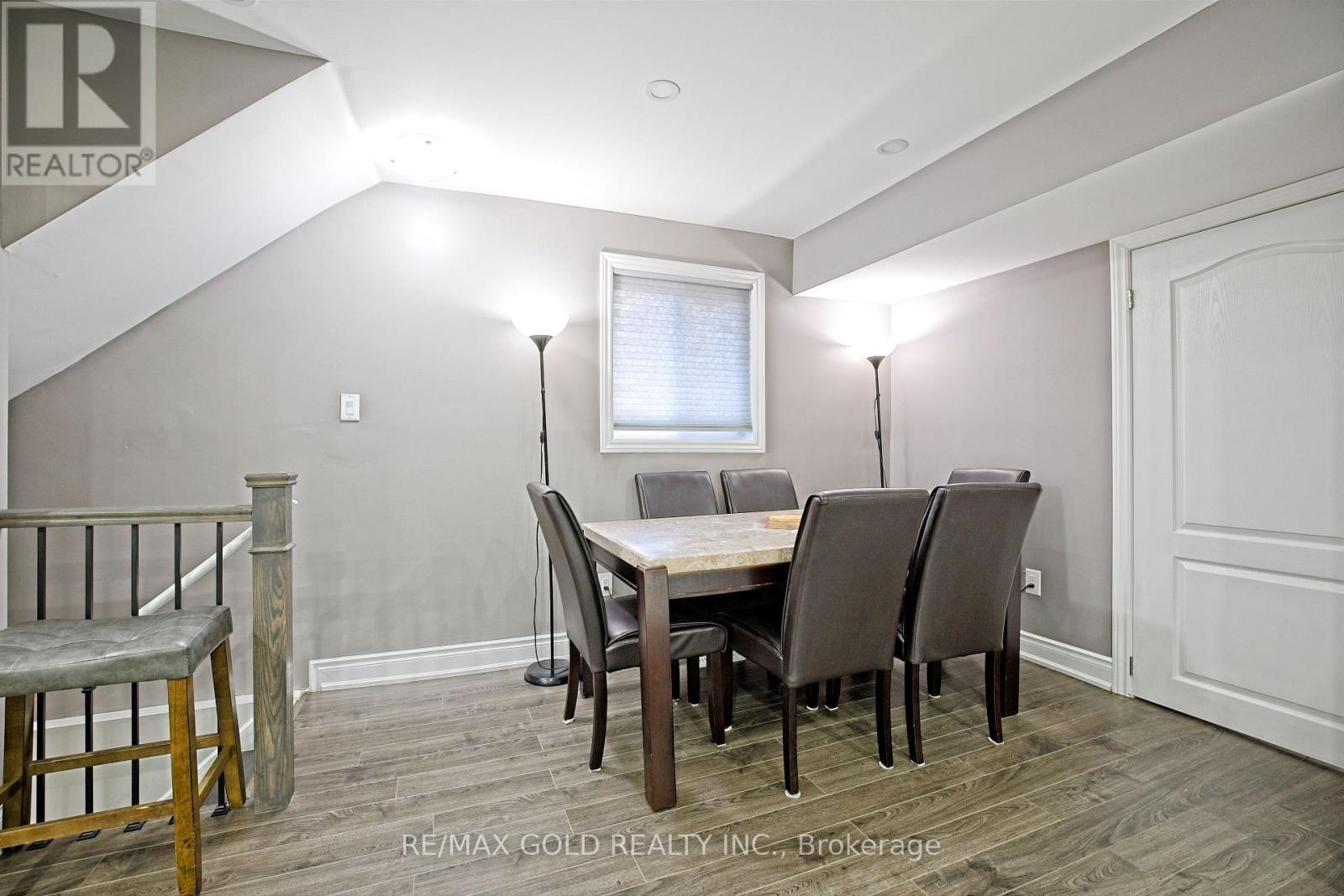 28 Royce Avenue, Brampton (Northwest Brampton), Ontario  L6Y 1J5 - Photo 5 - W12442934
