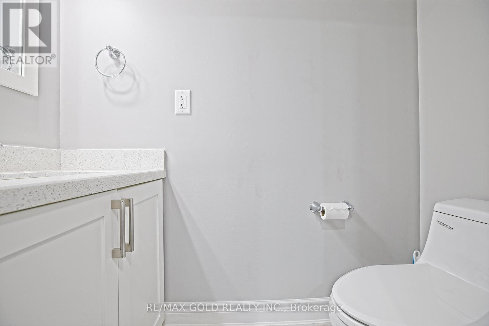 28 Royce Avenue, Brampton (Northwest Brampton), Ontario  L6Y 1J5 - Photo 6 - W12442934