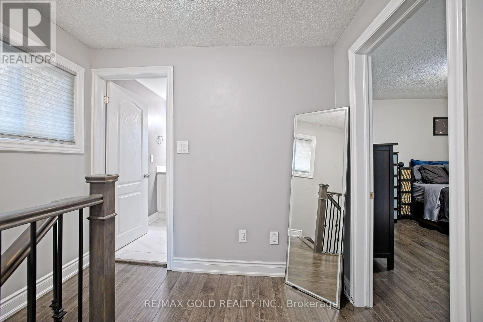 28 Royce Avenue, Brampton (Northwest Brampton), Ontario  L6Y 1J5 - Photo 8 - W12442934
