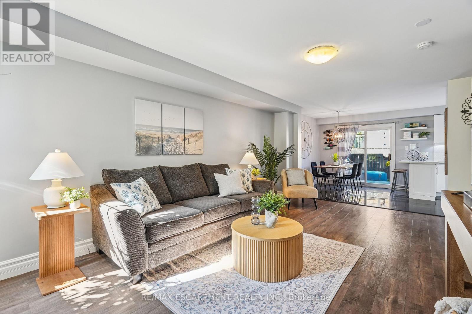 46 Dawson Crescent, Milton (Om Old Milton), Ontario  L9T 5H9 - Photo 10 - W12442967