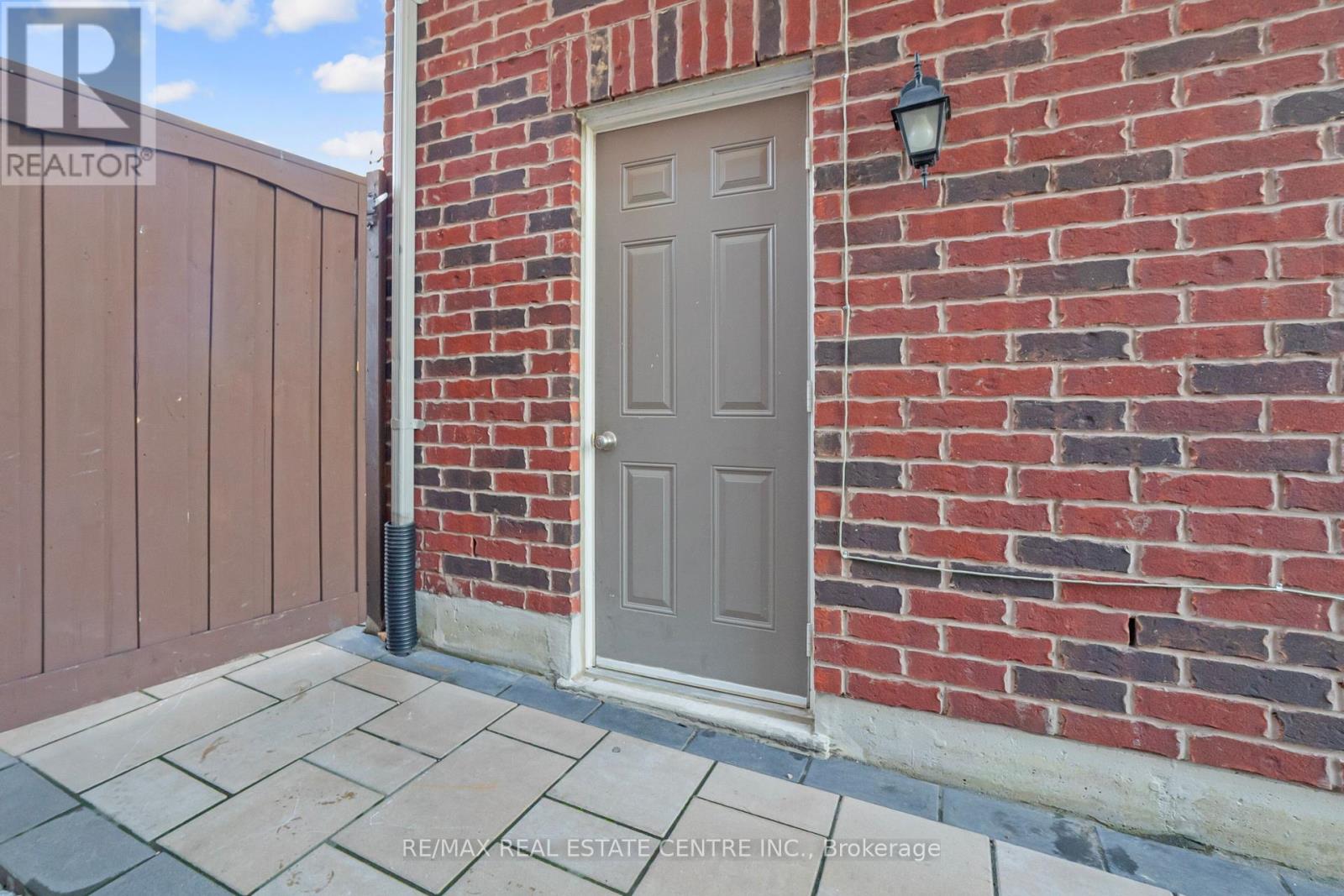 102 Belladonna Circle, Brampton (Toronto Gore Rural Estate), Ontario  L6P 4B6 - Photo 33 - W12442968