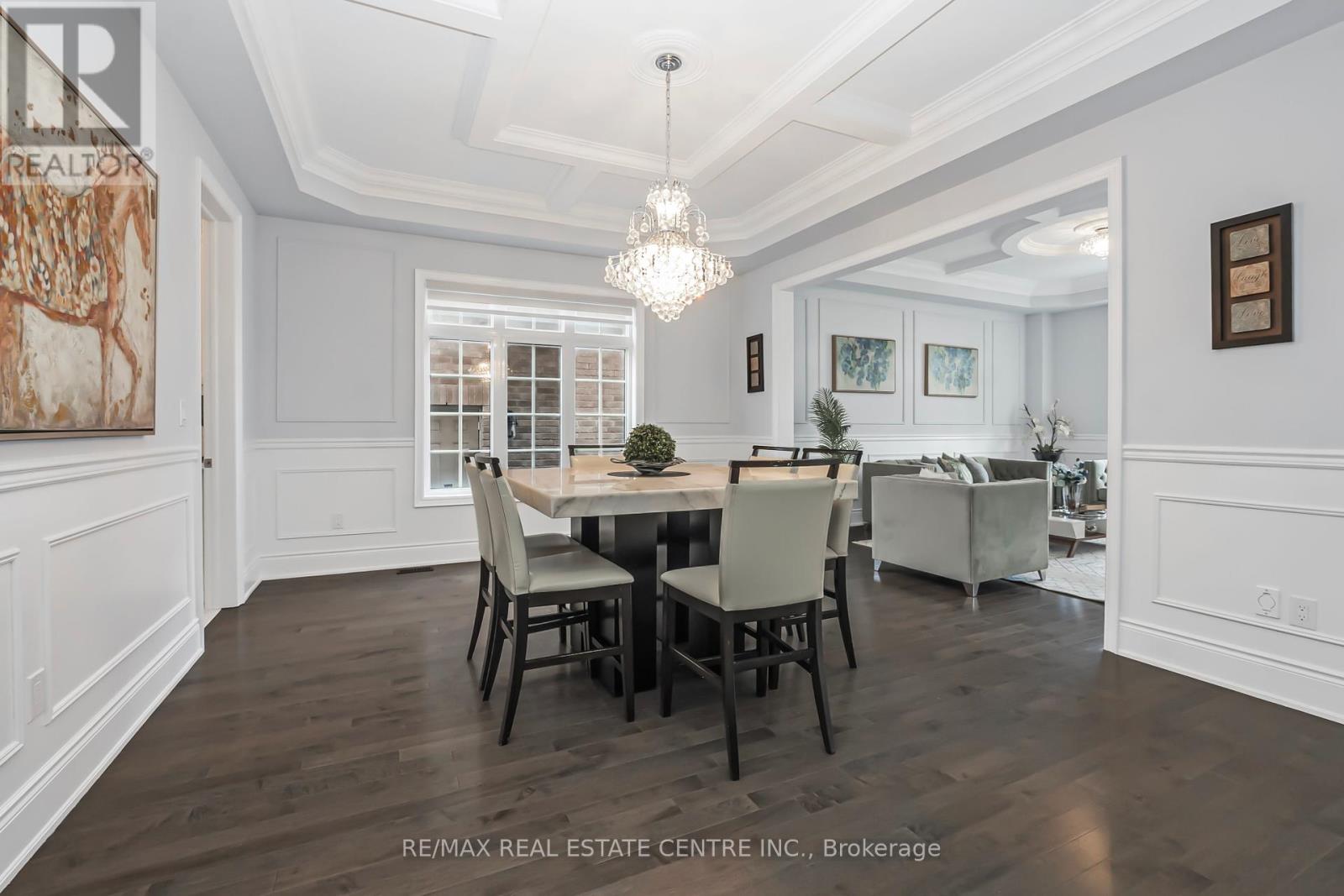 102 Belladonna Circle, Brampton (Toronto Gore Rural Estate), Ontario  L6P 4B6 - Photo 9 - W12442968