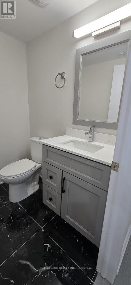 27 Brookdale Crescent W, Brampton, Ontario  L6T 1M8 - Photo 4 - W12442978