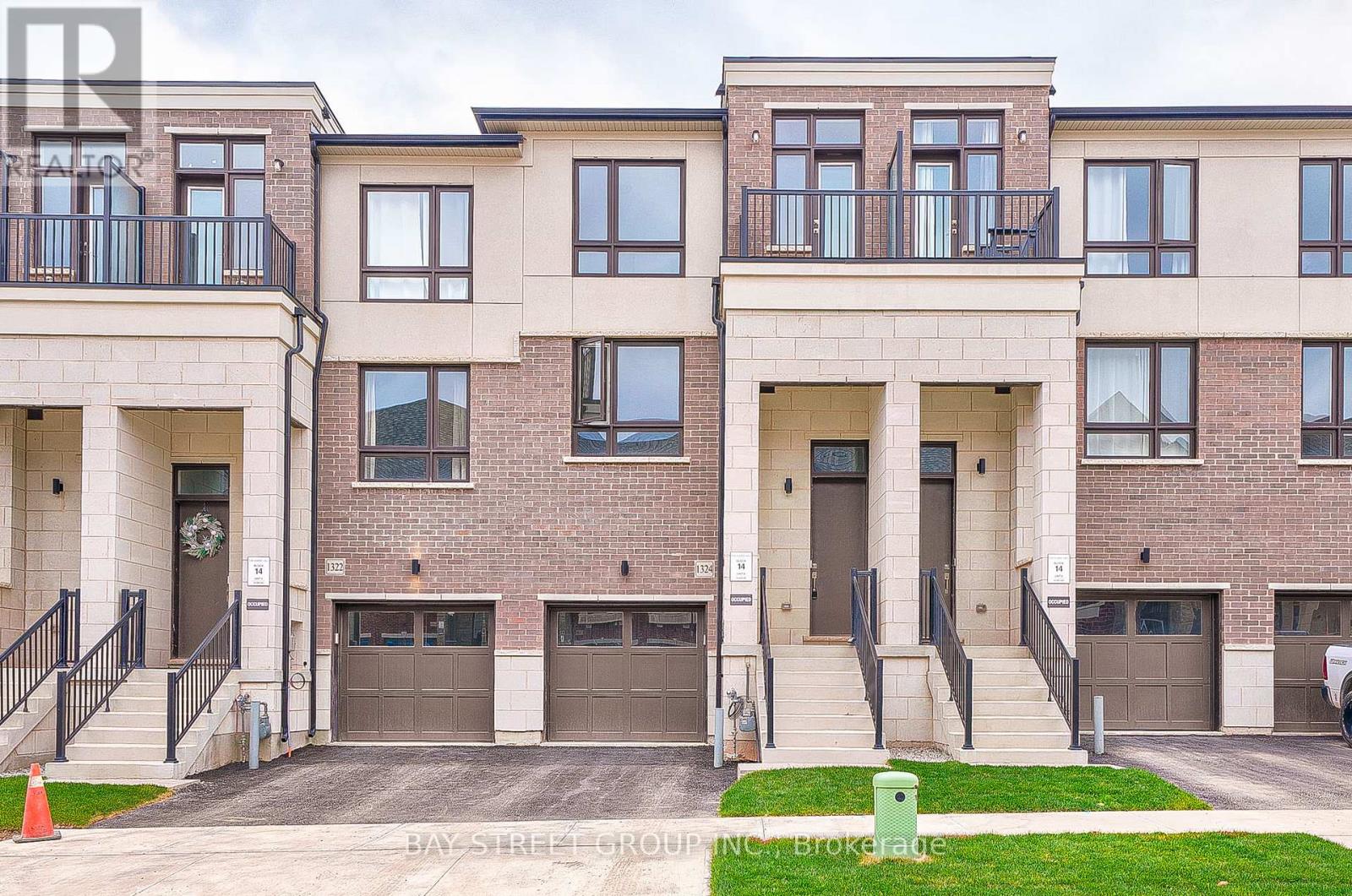 1324 KANIV STREET, Oakville, Ontario