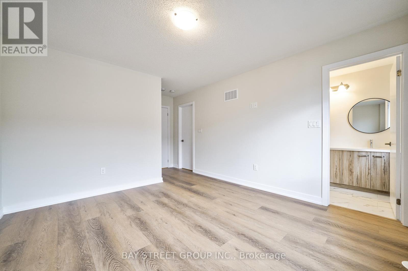 1324 Kaniv Street, Oakville, Ontario  L6M 5R3 - Photo 35 - W12443023