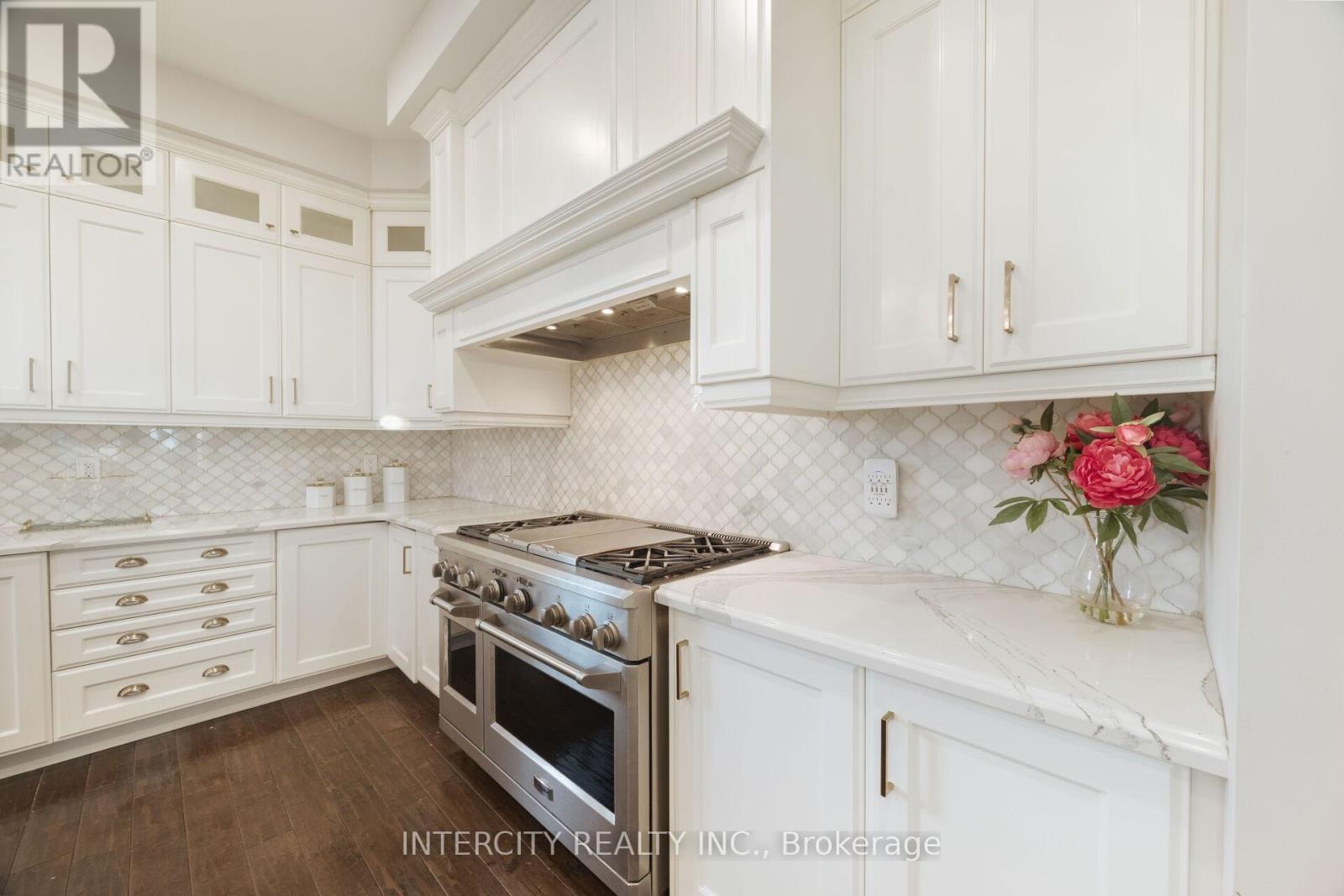 29 Chiming Road, Brampton (Toronto Gore Rural Estate), Ontario  L6P 4E1 - Photo 20 - W12443029