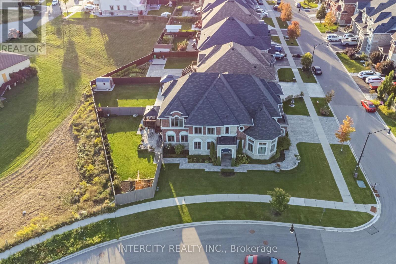 29 Chiming Road, Brampton (Toronto Gore Rural Estate), Ontario  L6P 4E1 - Photo 50 - W12443029