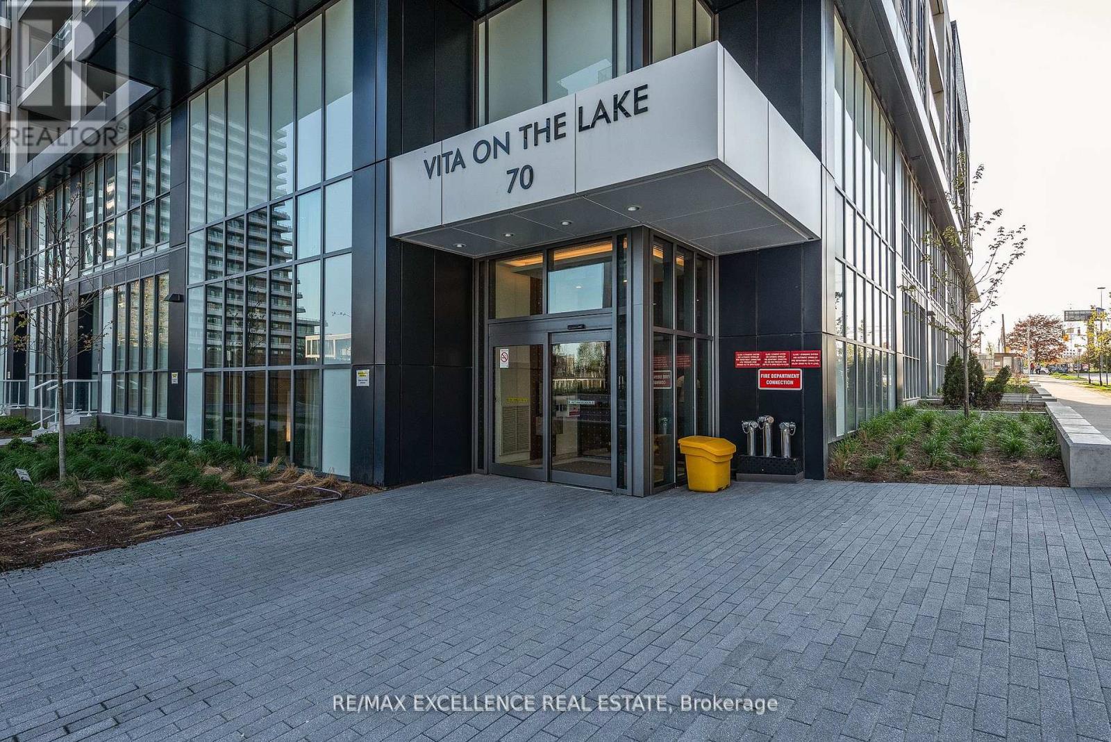 608 - 70 Annie Craig Drive, Toronto (Mimico), Ontario  M8V 0G2 - Photo 2 - W12443036