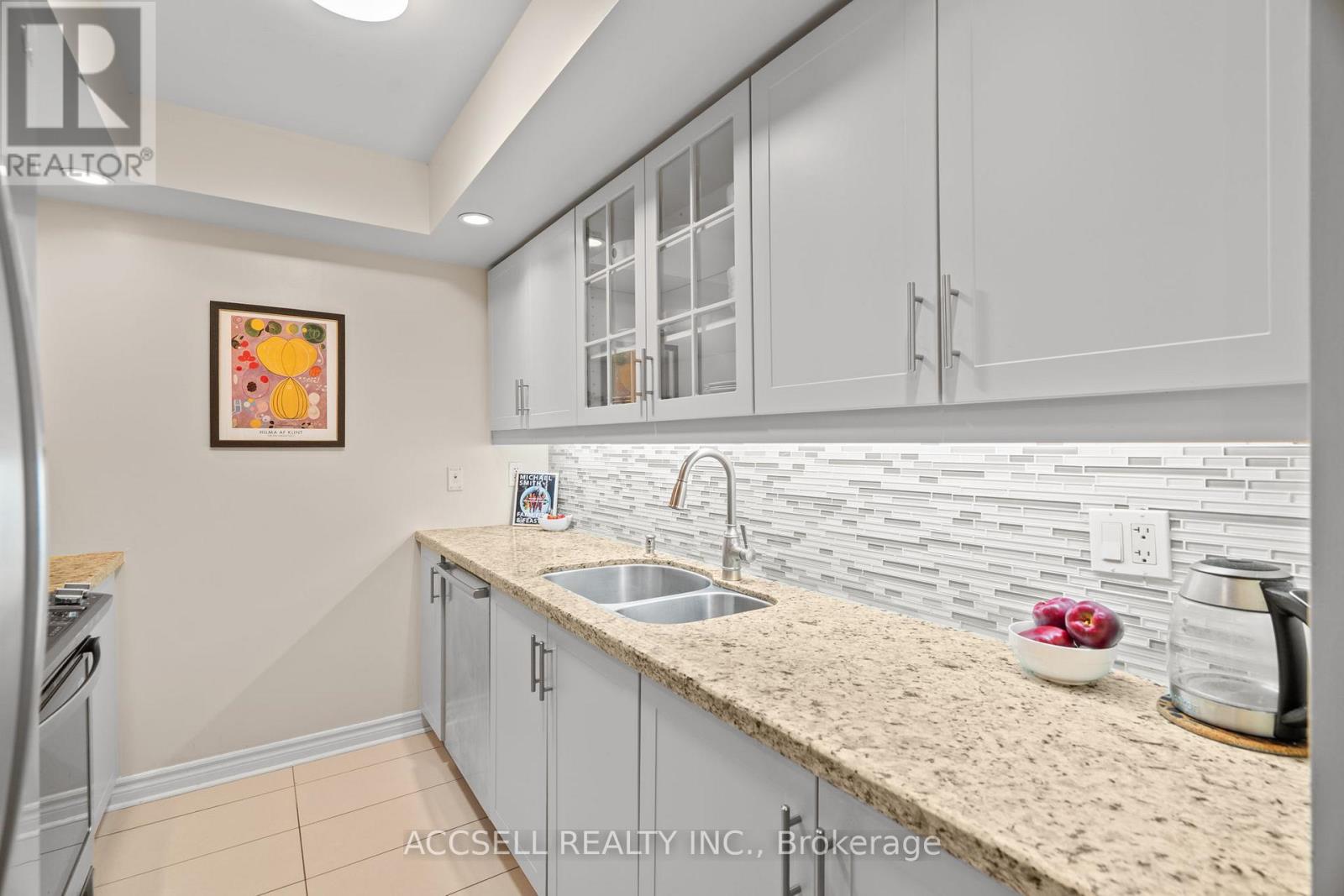 1816 - 5233 Dundas Street W, Toronto (Islington-City Centre West), Ontario  M9B 6M1 - Photo 5 - W12443055