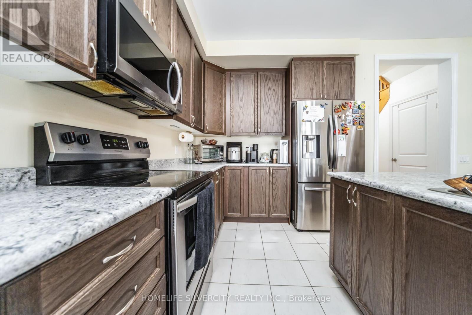 69 Tundra Road, Caledon, Ontario  L7C 4G9 - Photo 13 - W12443061