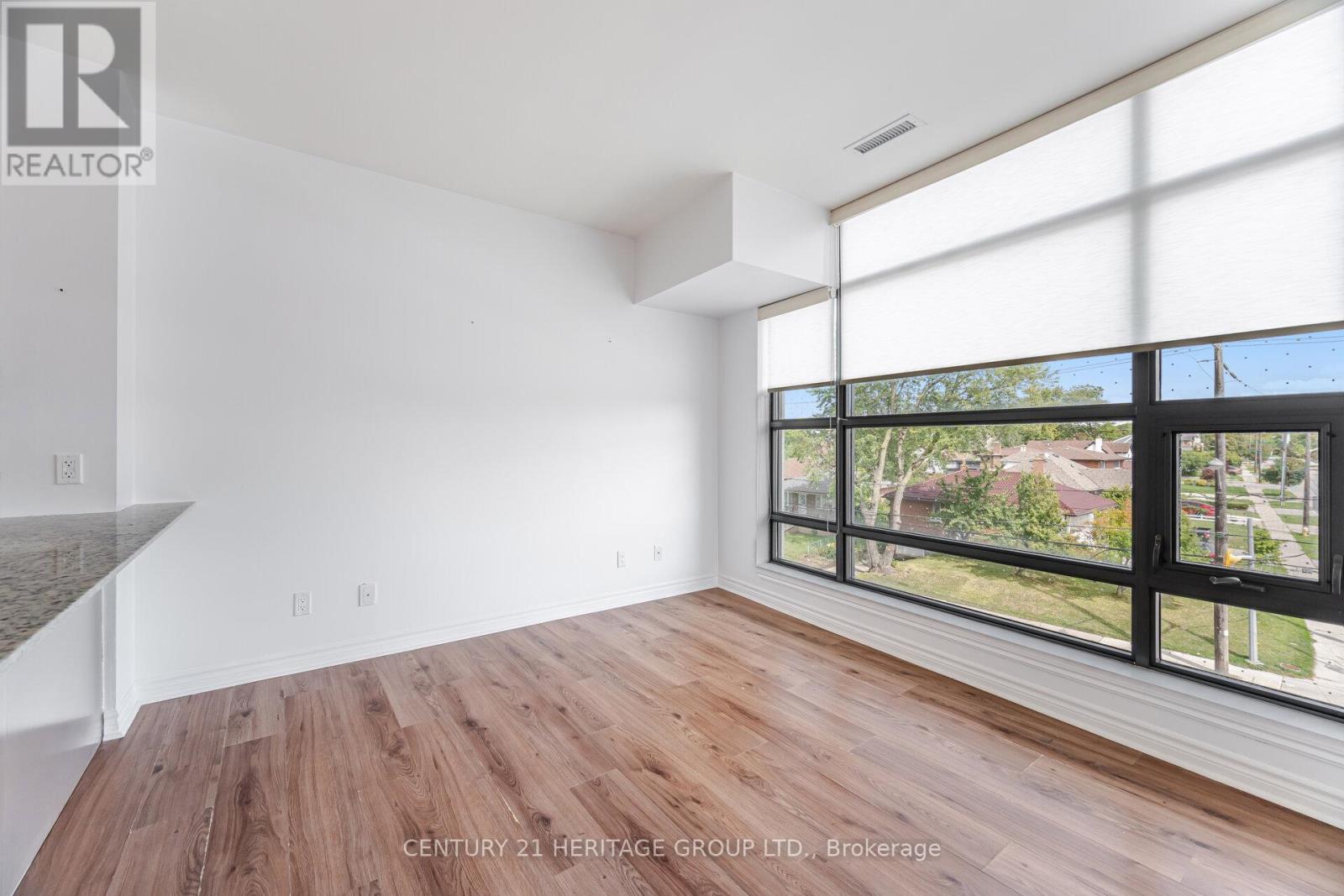 320 - 2522 Keele Street, Toronto (Maple Leaf), Ontario  M6L 2N8 - Photo 12 - W12443075