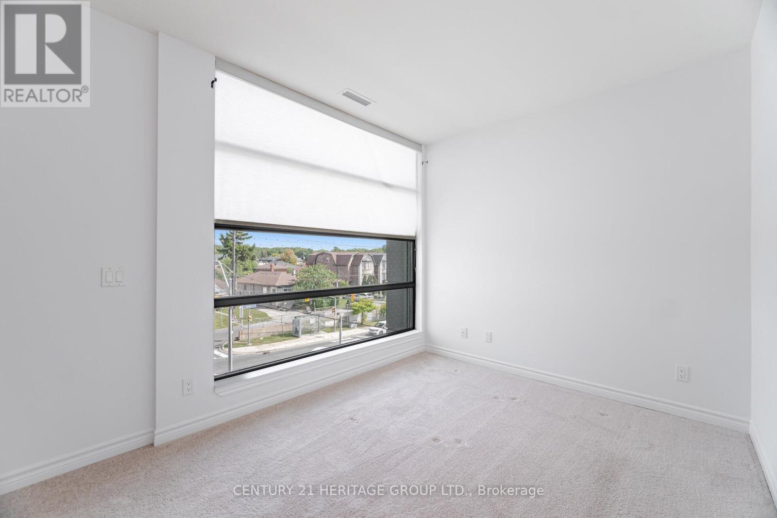 320 - 2522 Keele Street, Toronto (Maple Leaf), Ontario  M6L 2N8 - Photo 18 - W12443075