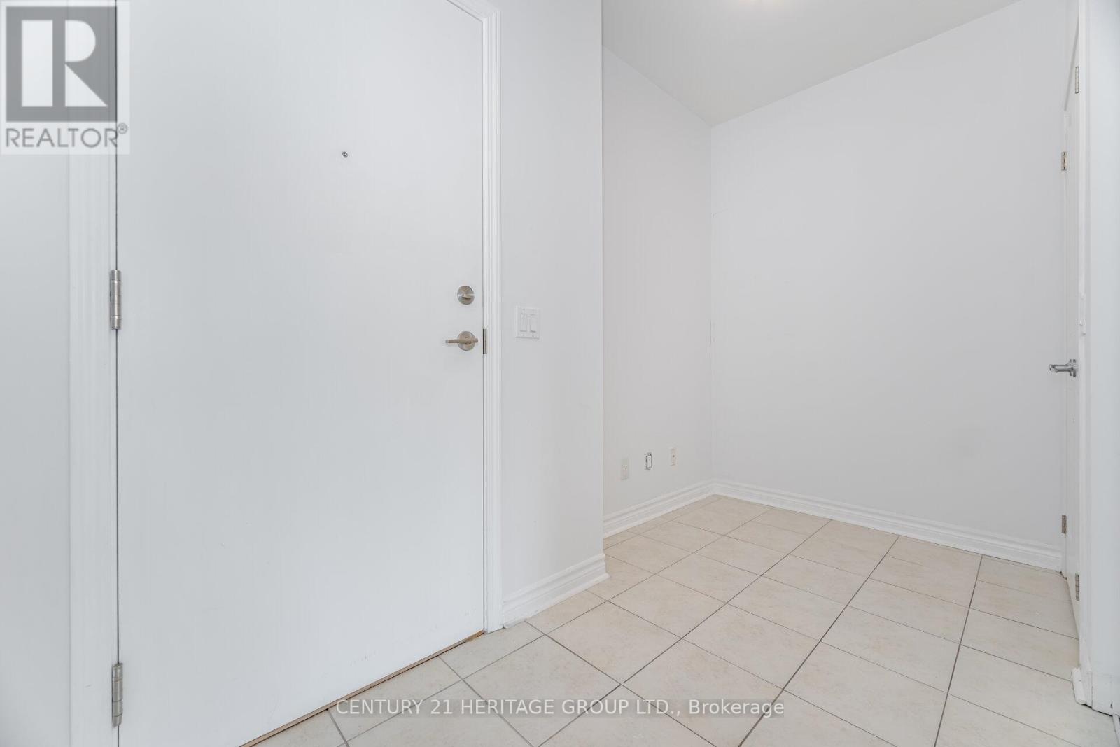 320 - 2522 Keele Street, Toronto (Maple Leaf), Ontario  M6L 2N8 - Photo 4 - W12443075