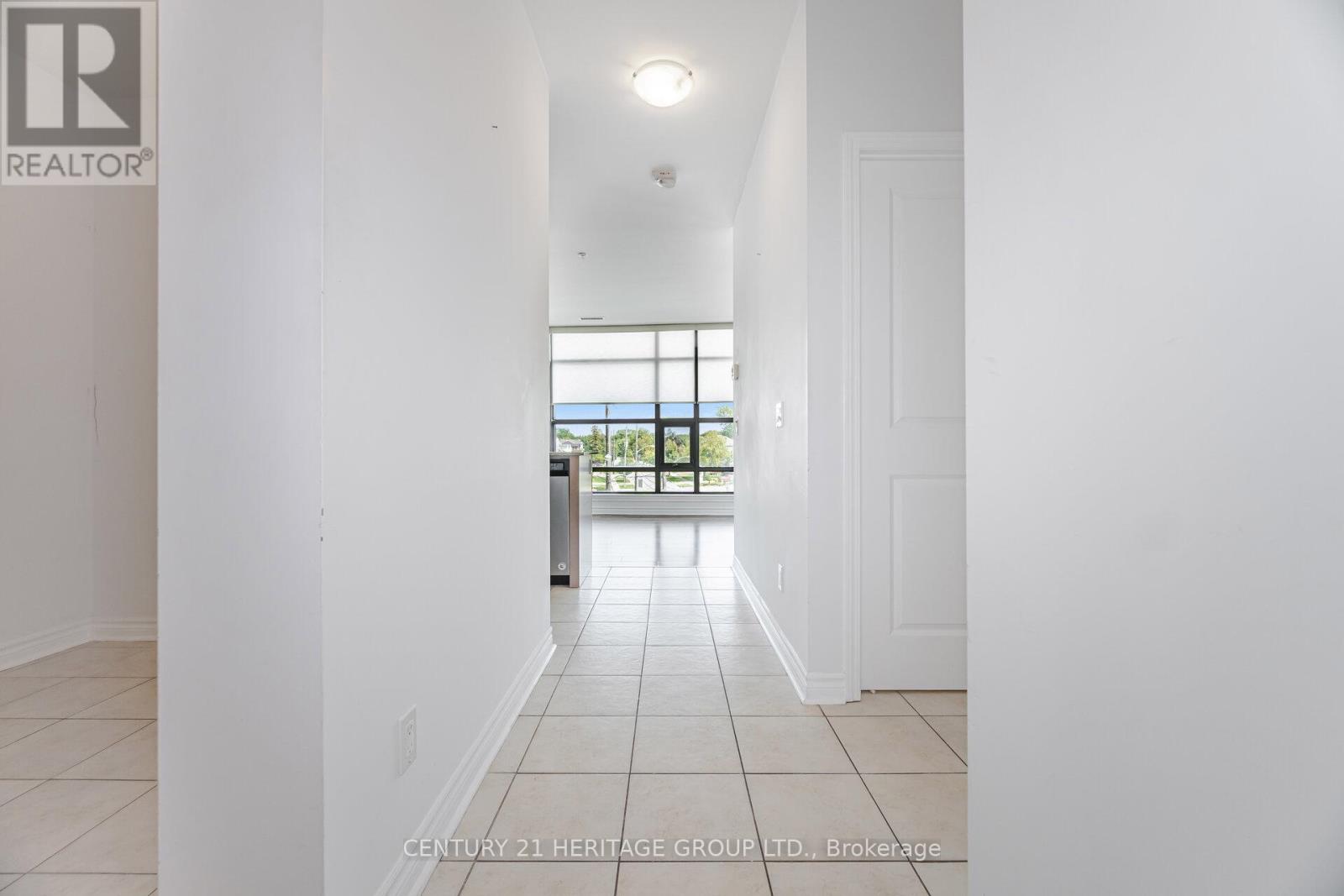 320 - 2522 Keele Street, Toronto (Maple Leaf), Ontario  M6L 2N8 - Photo 6 - W12443075