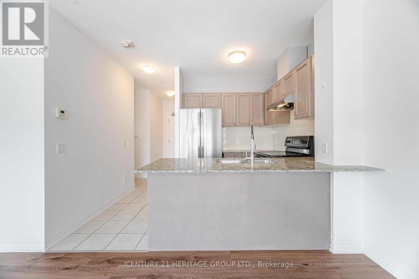 320 - 2522 Keele Street, Toronto (Maple Leaf), Ontario  M6L 2N8 - Photo 7 - W12443075