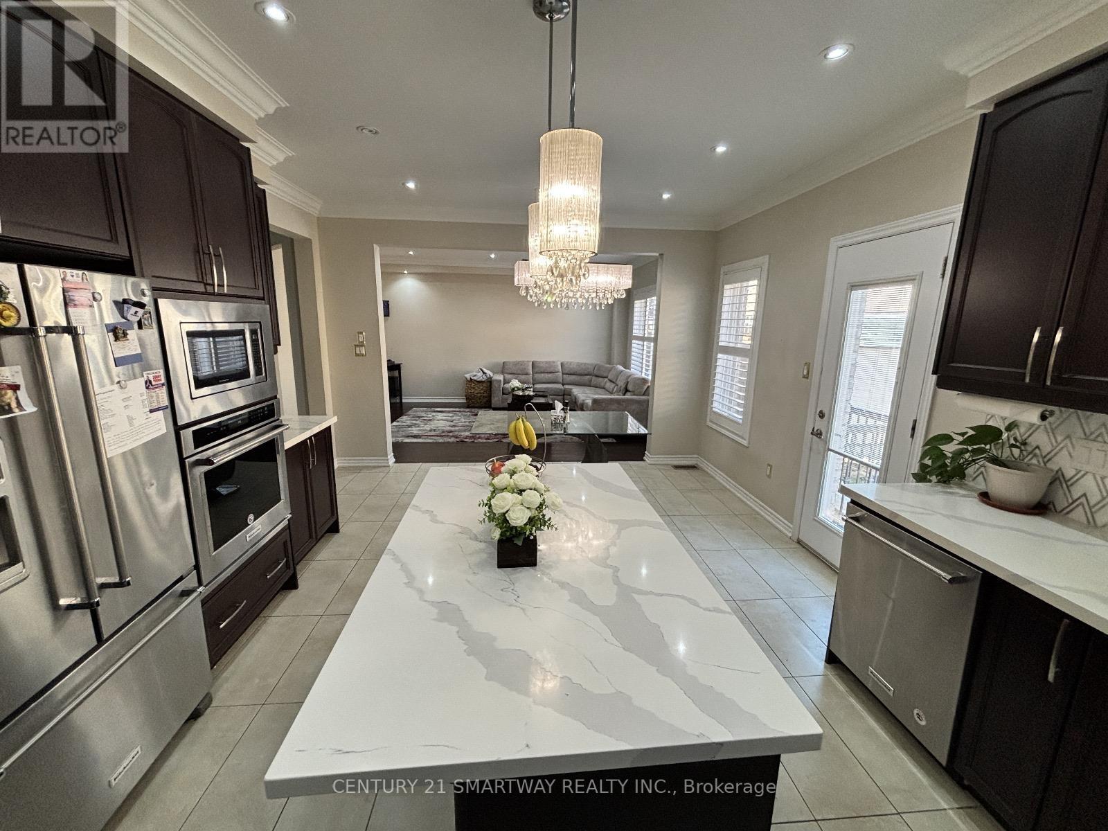 25 Bucksaw Street, Brampton (Northwest Brampton), Ontario  L7A 0G4 - Photo 10 - W12443116