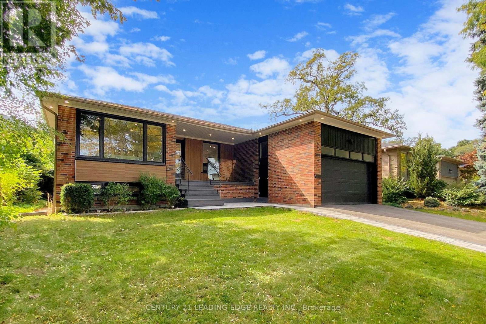2240 Springfield Court, Mississauga (Sheridan), Ontario  L5K 1V4 - Photo 1 - W12443122