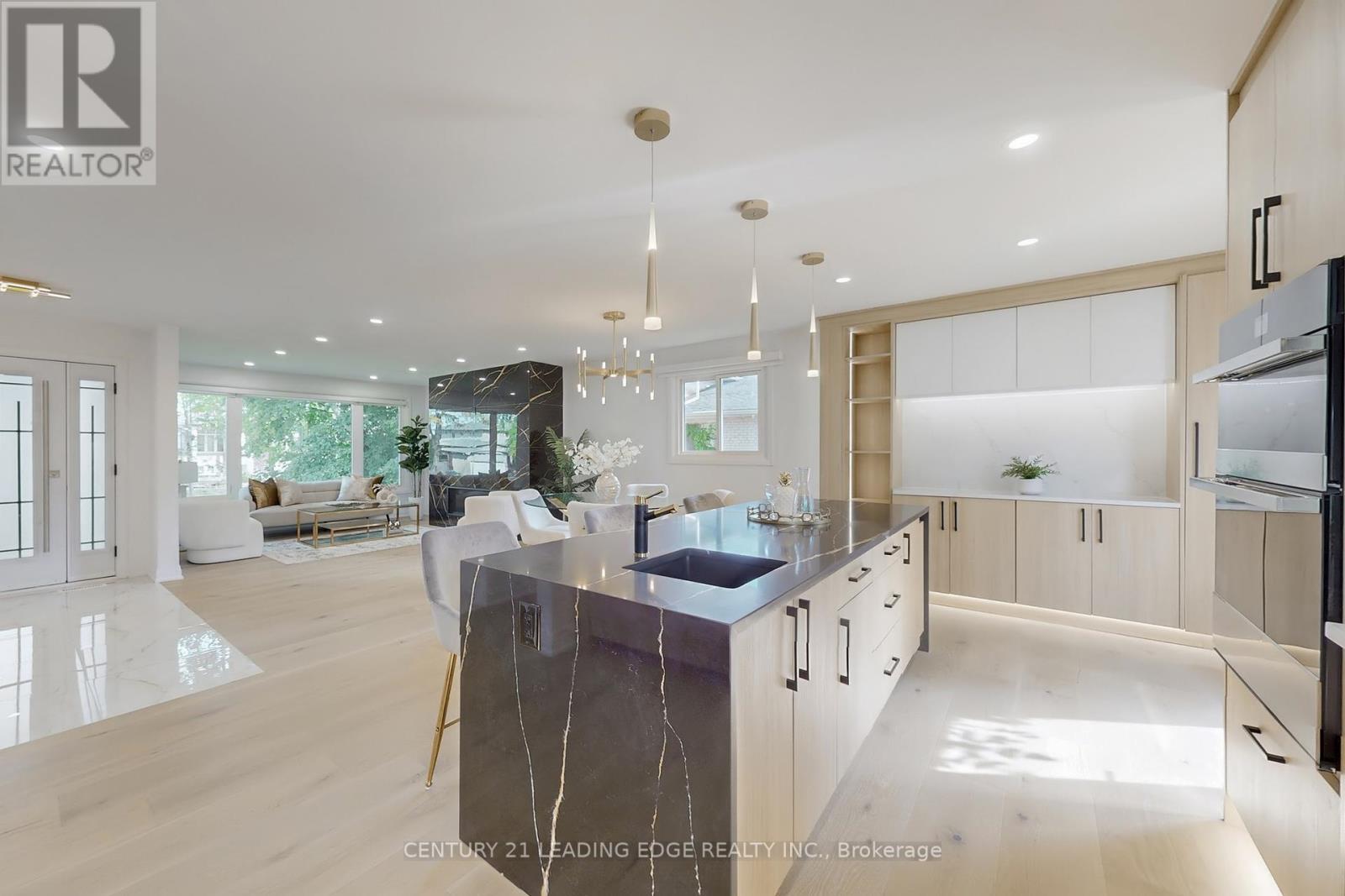 2240 Springfield Court, Mississauga (Sheridan), Ontario  L5K 1V4 - Photo 11 - W12443122