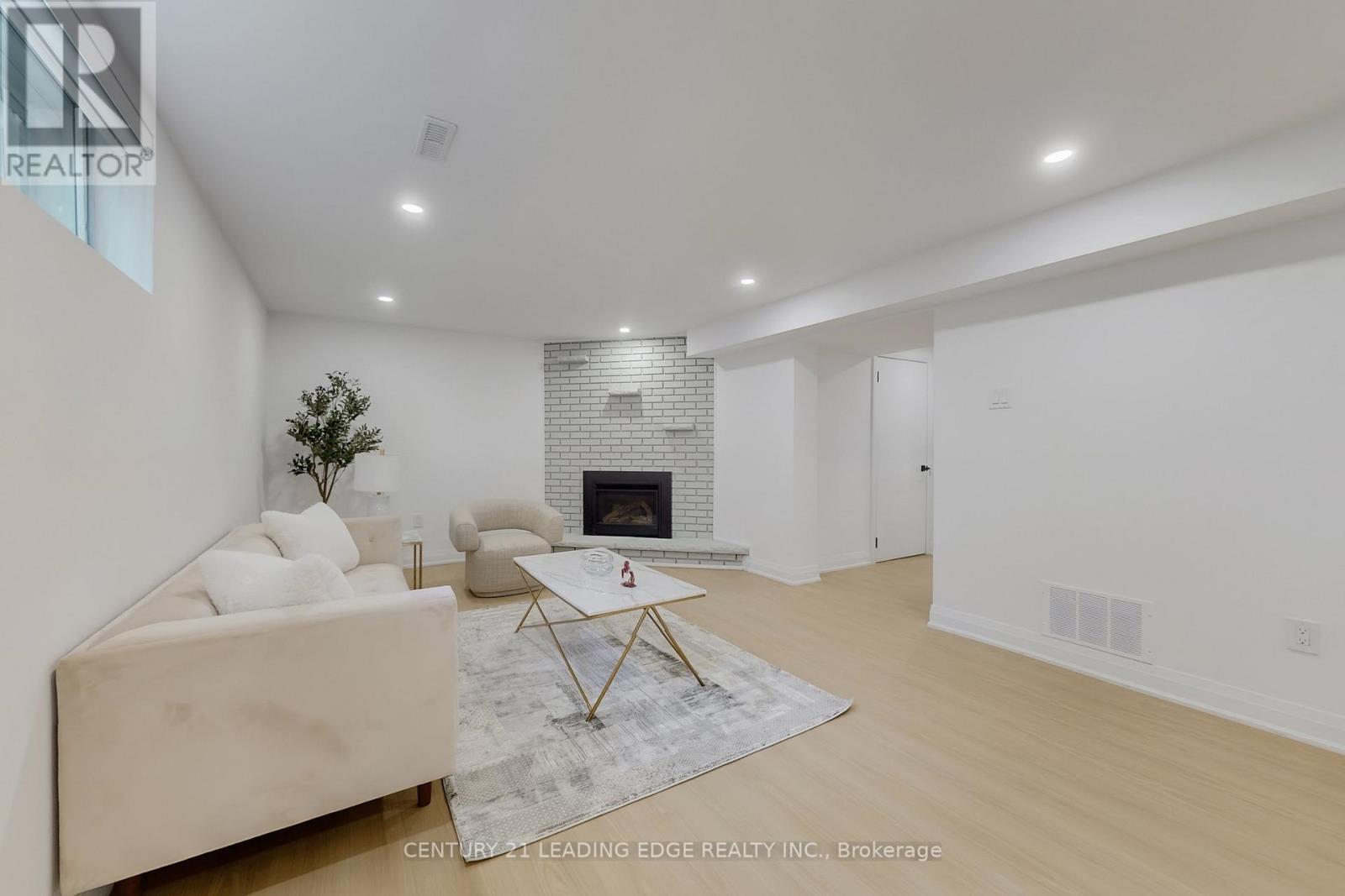 2240 Springfield Court, Mississauga (Sheridan), Ontario  L5K 1V4 - Photo 28 - W12443122