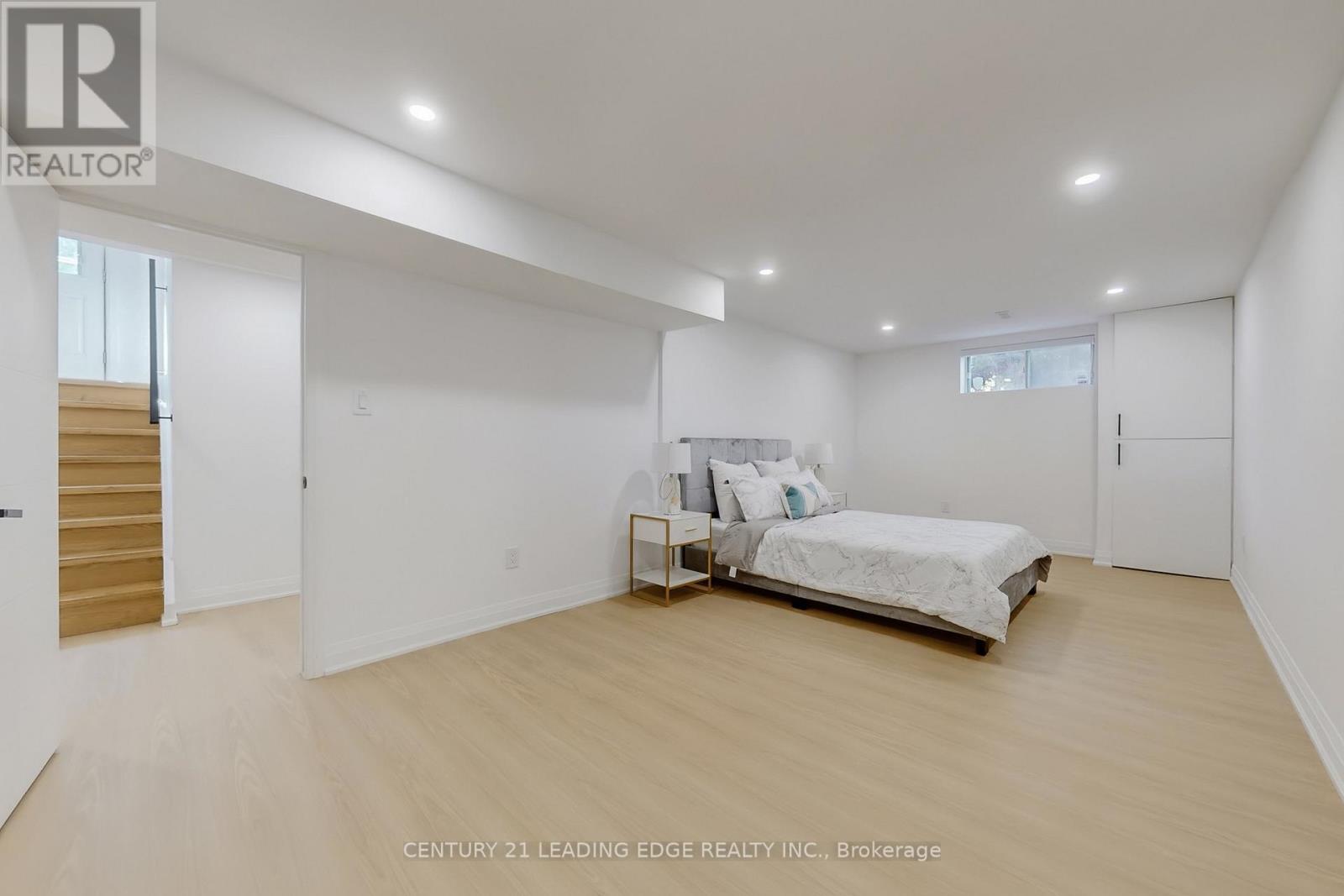 2240 Springfield Court, Mississauga (Sheridan), Ontario  L5K 1V4 - Photo 36 - W12443122