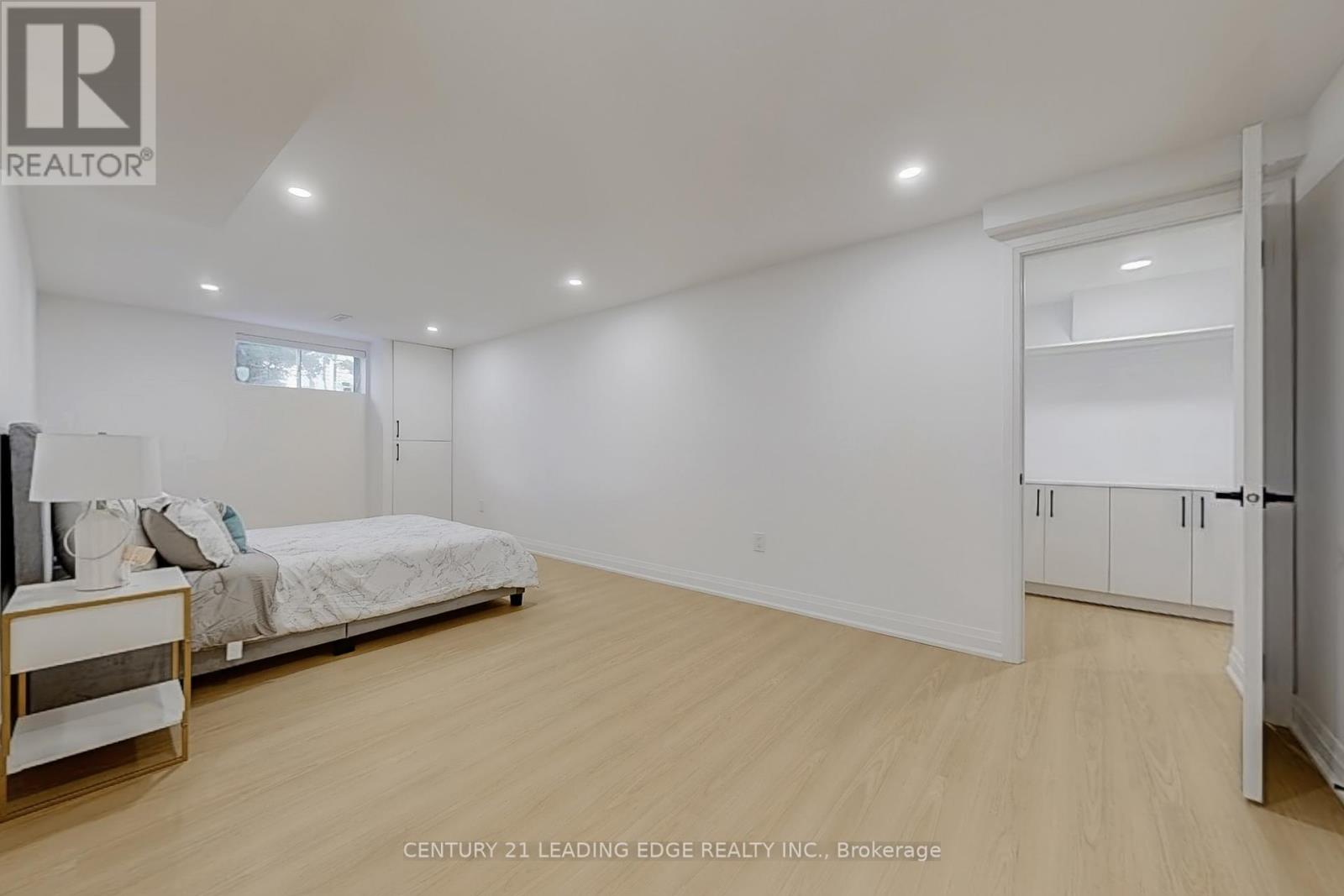 2240 Springfield Court, Mississauga (Sheridan), Ontario  L5K 1V4 - Photo 37 - W12443122