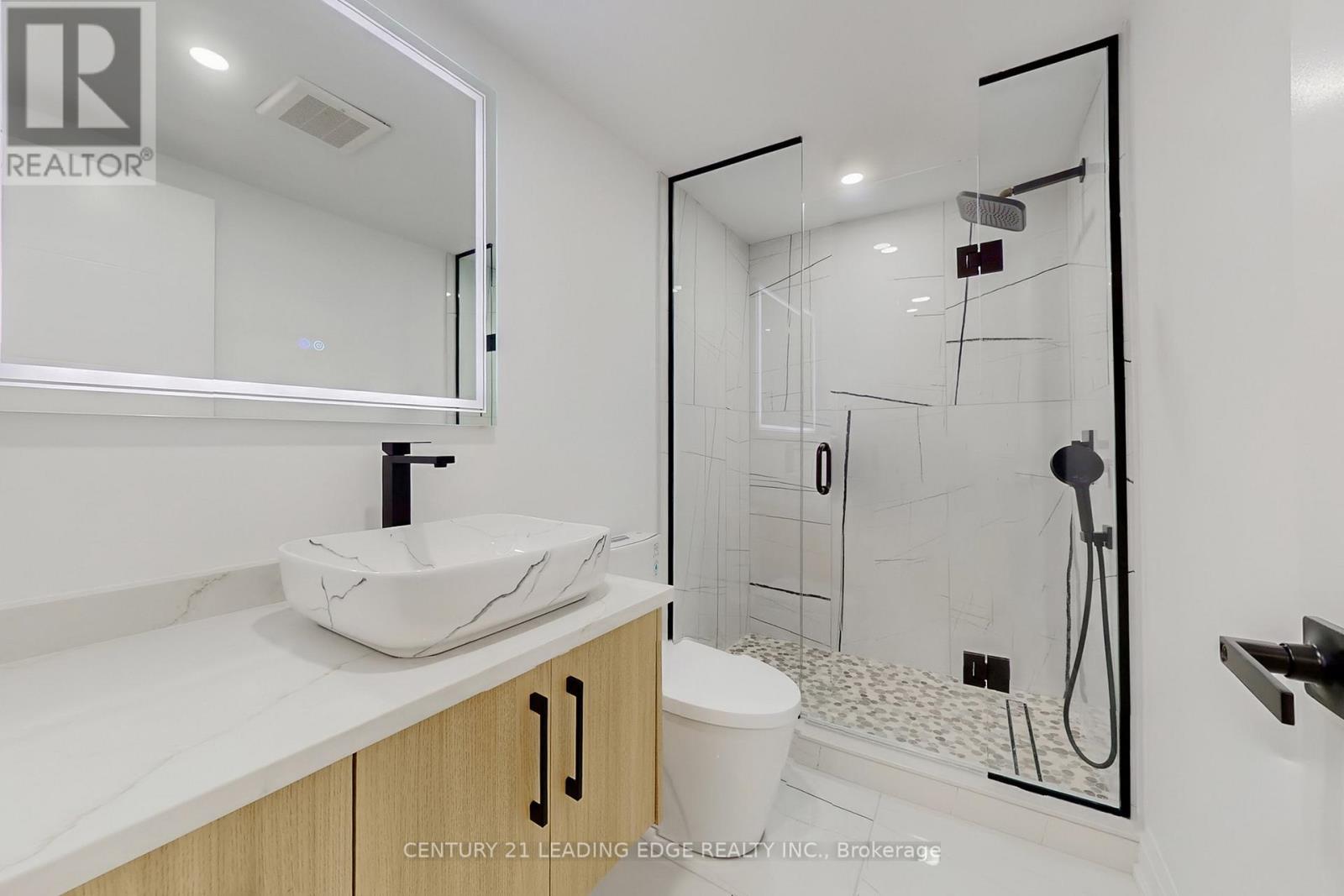 2240 Springfield Court, Mississauga (Sheridan), Ontario  L5K 1V4 - Photo 40 - W12443122