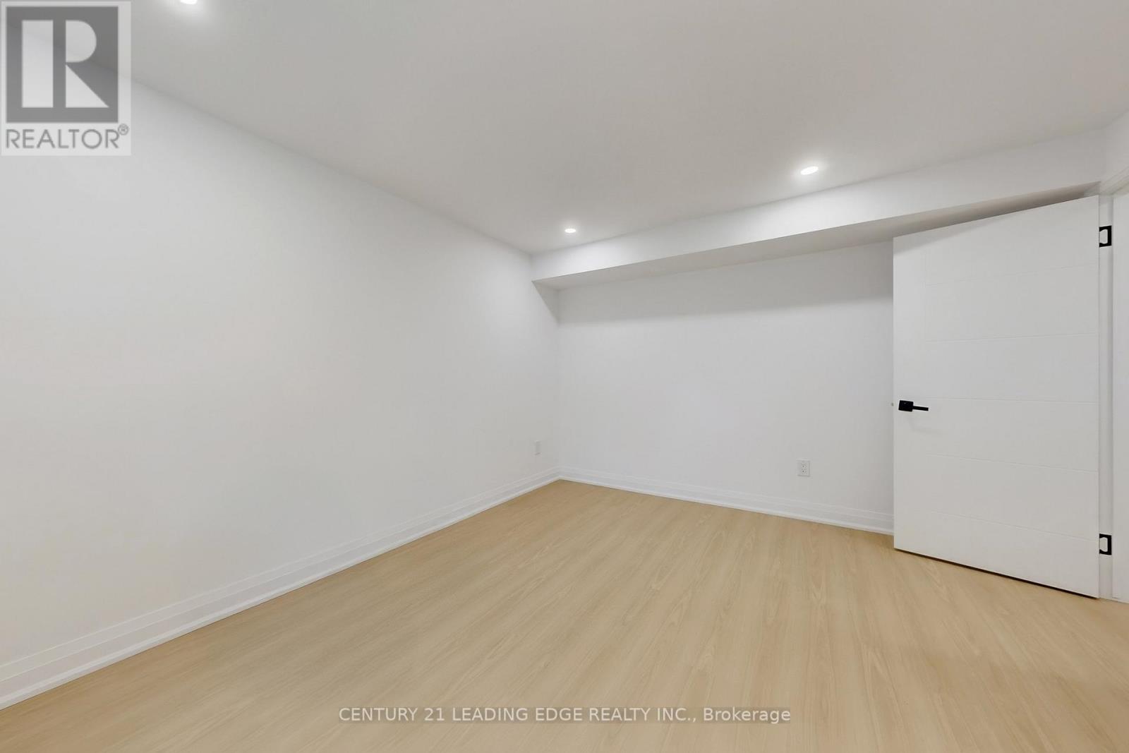 2240 Springfield Court, Mississauga (Sheridan), Ontario  L5K 1V4 - Photo 43 - W12443122
