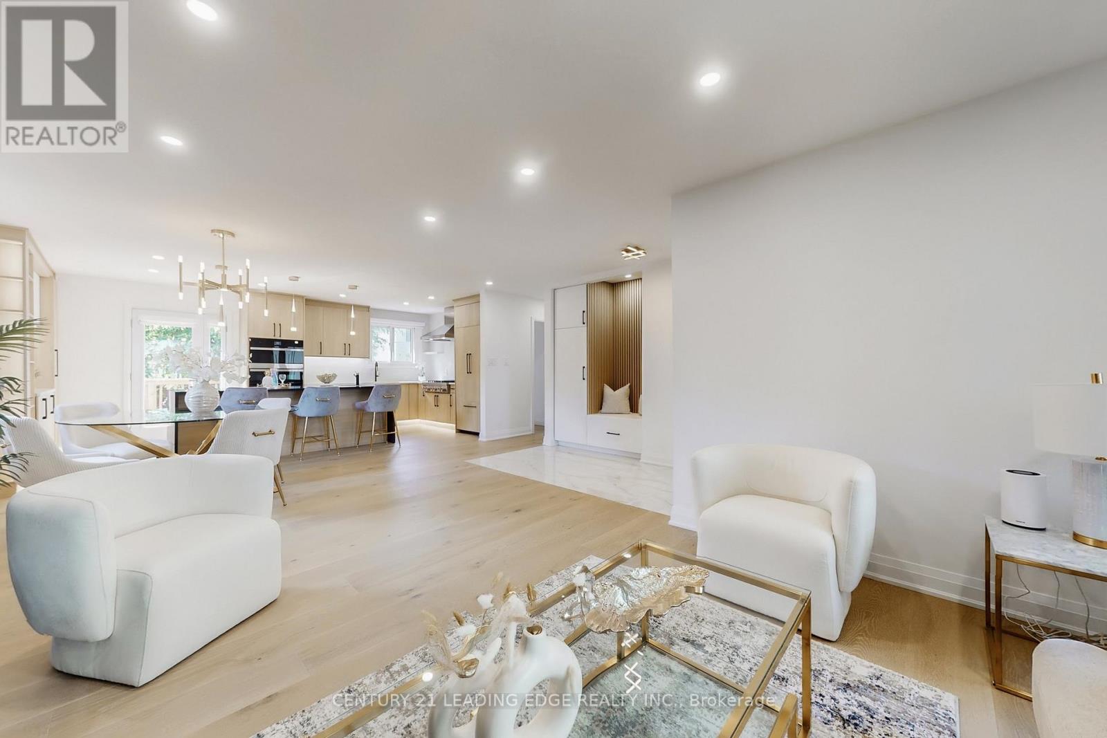 2240 Springfield Court, Mississauga (Sheridan), Ontario  L5K 1V4 - Photo 7 - W12443122